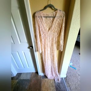 Lace lined maternity gown, fits dress sizes 6-10